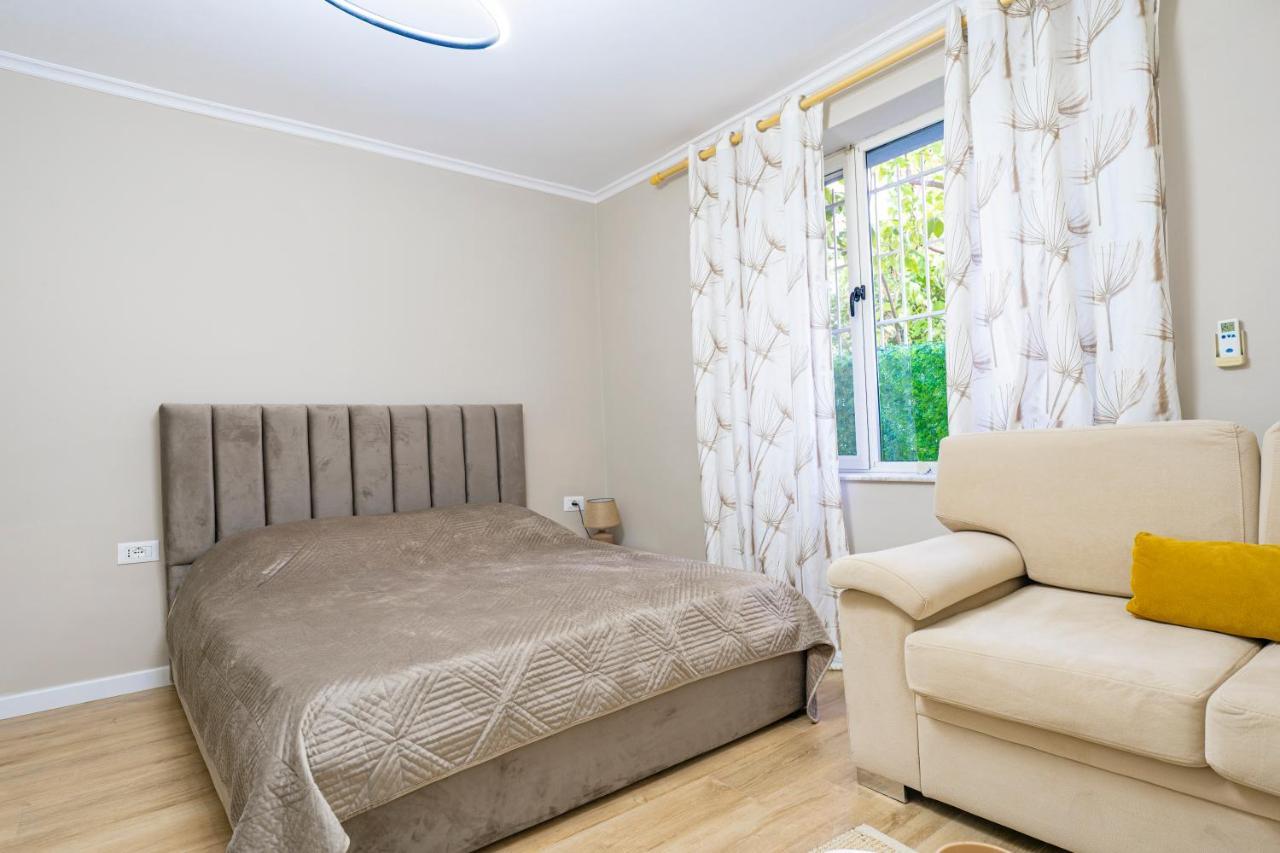 New Bazaar Cane Apartment 2 Tirana Exterior photo